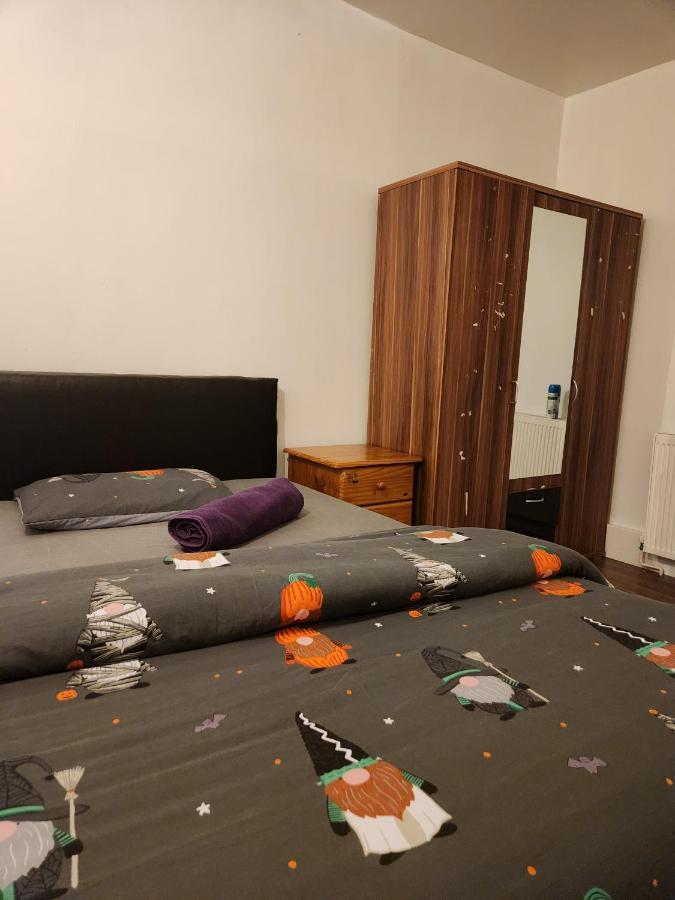 Affordable Private Rooms In Wembley Londra Esterno foto